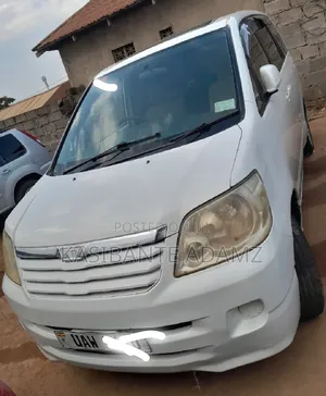 Photo - Toyota Noah 2008 White
