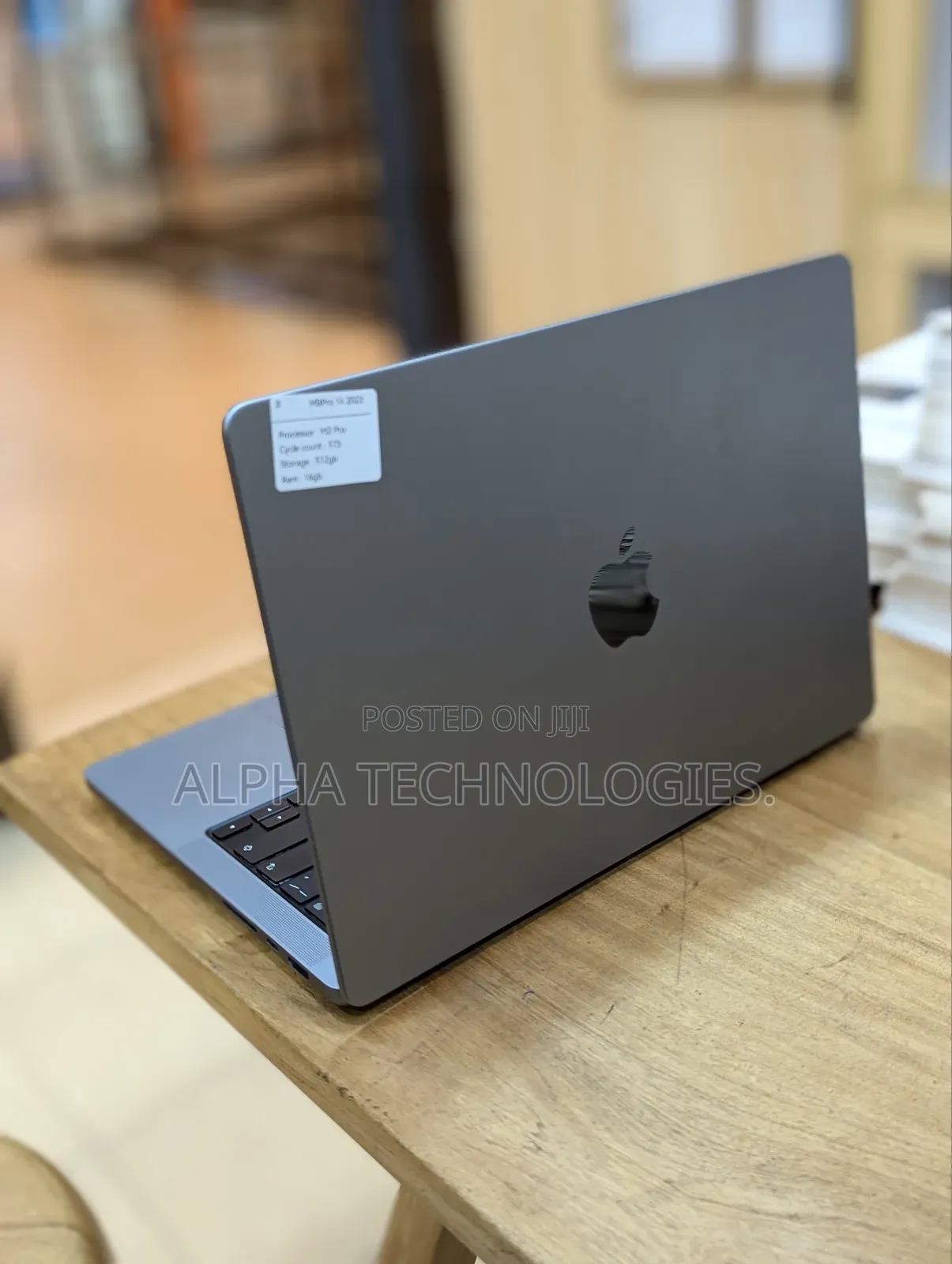 Apple MacBook Pro 2023 M2 Pro 14-Inch 16GB Apple M2 Ultra SSD 512GB