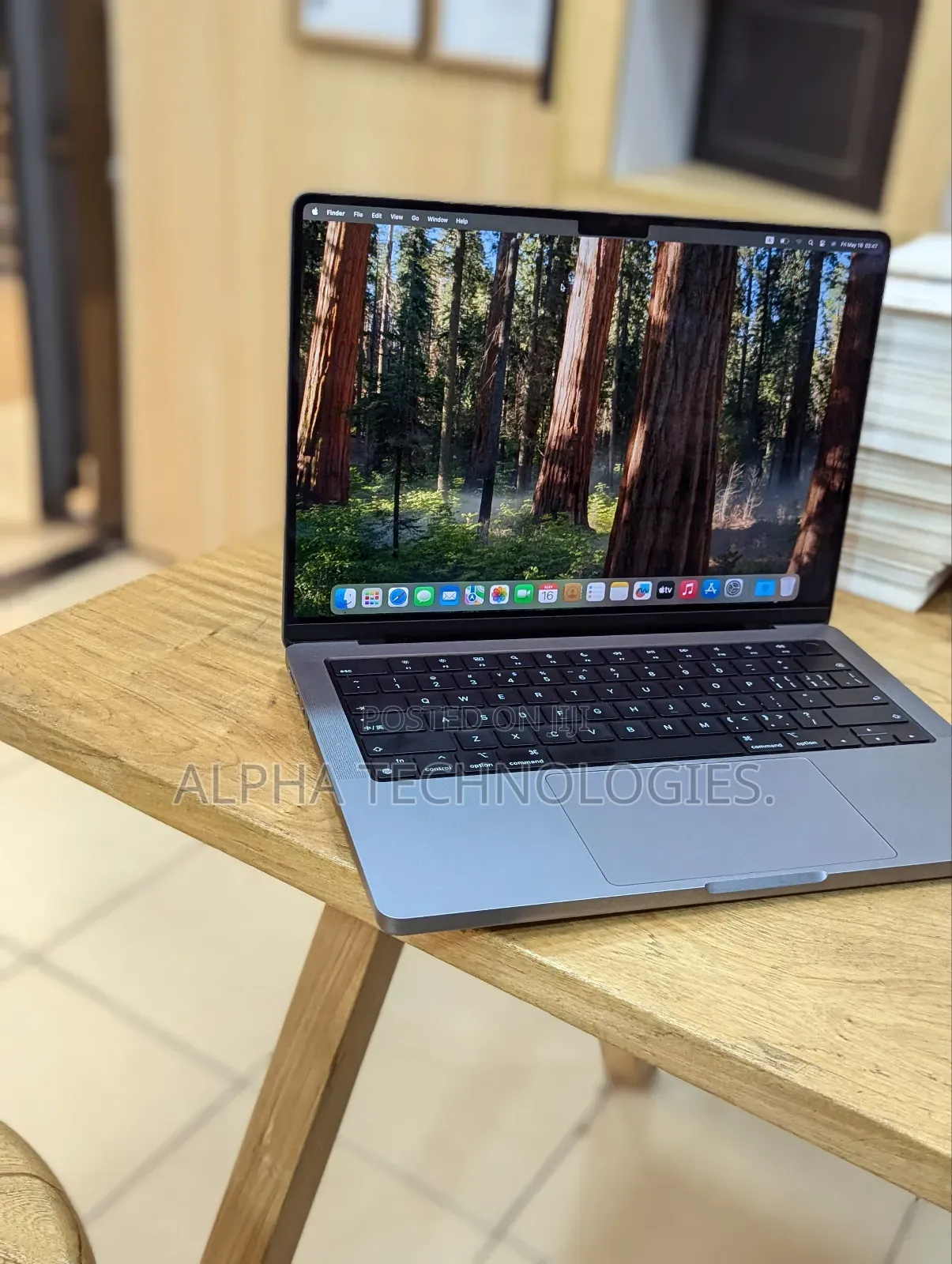 Apple MacBook Pro 2023 M2 Pro 14-Inch 16GB Apple M2 Ultra SSD 512GB