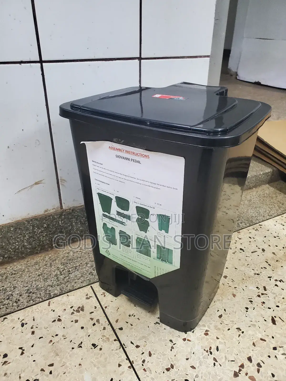 30litres Step on Dust Bins (Plastic)