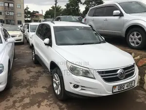 Photo - Volkswagen Tiguan 2013 White