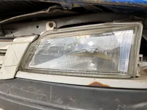Premio 1998 Headlight