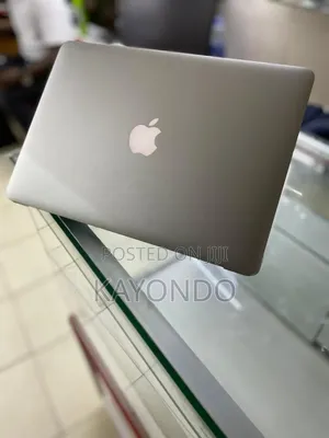 Laptop Apple MacBook Air 4GB Intel Core I5 SSD 128GB