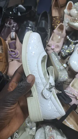 Girls Super White Louis Viton Shoes