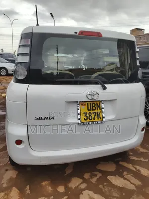 Toyota Sienta 2005 White