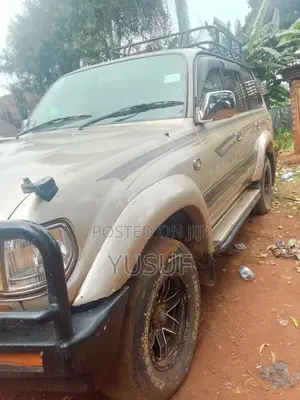 Photo - Toyota Land Cruiser 90 1997 Silver