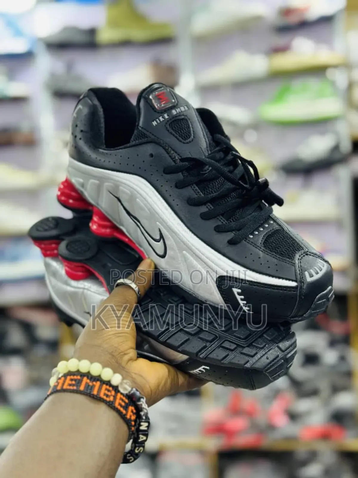 Nike Shox R4