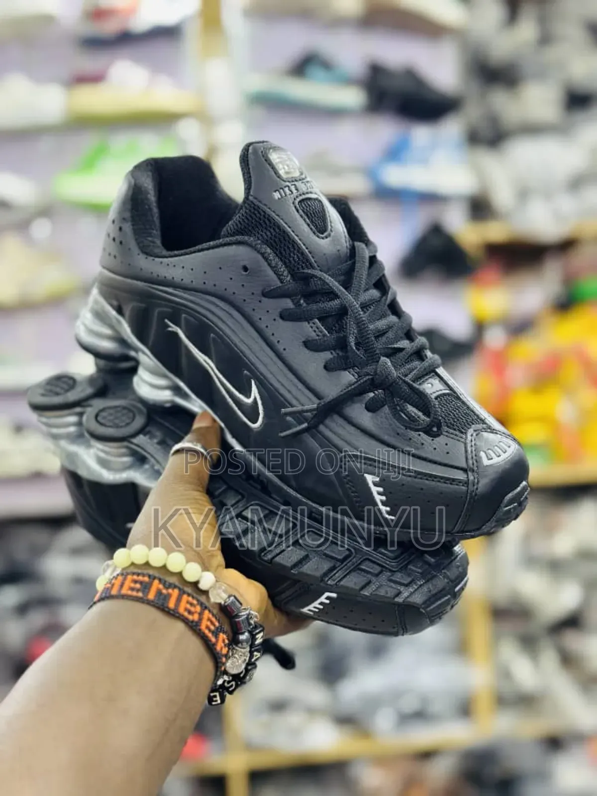 Nike Shox R4