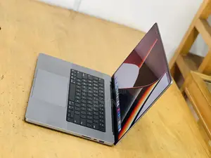 Laptop Apple MacBook Pro 2021 M1 32GB Apple M1 Max SSHD (Hybrid) 1T