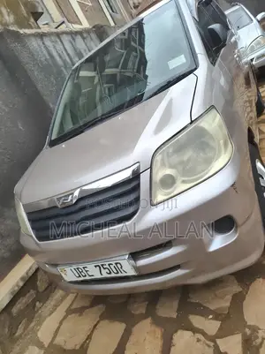 Photo - Toyota Noah 2002 Silver