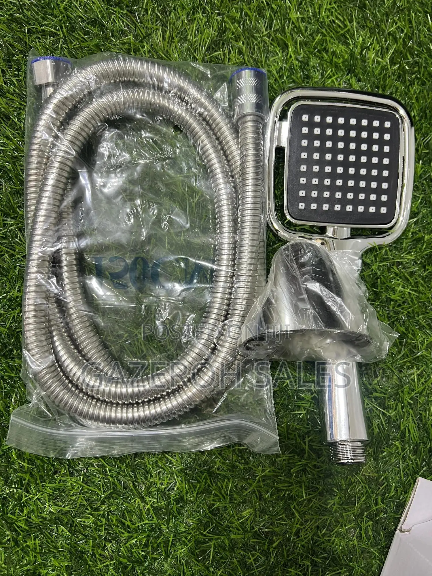Square-Shaped Telephone Shower – Simple Design