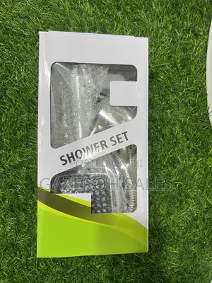 Square-Shaped Telephone Shower – Simple Design