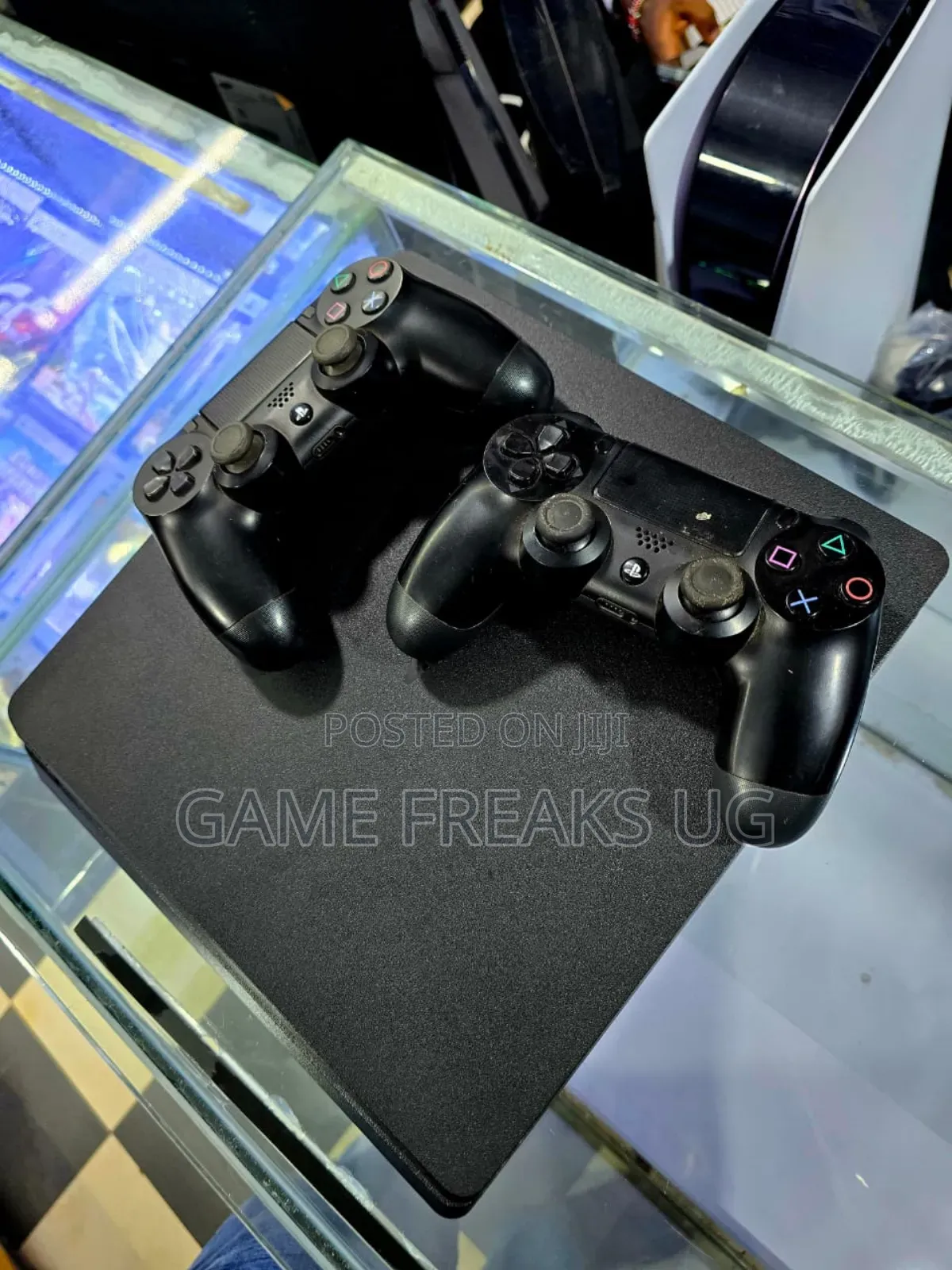 Ps4 Comes With 10 Games of Your Choice and 500gb
