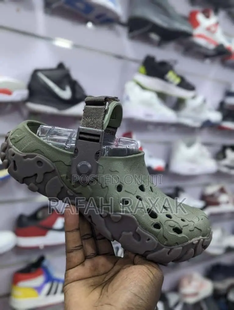 New Classic Men’S Atlas All-Terrain MTN Crocs