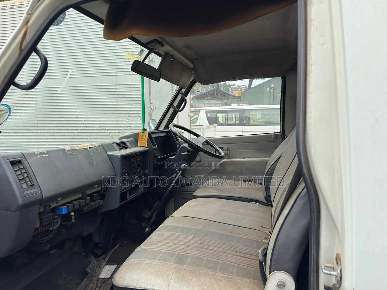 Isuzu - Elf (Flat Body / 2.8l / Mt / 2t)