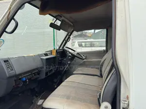 Isuzu - Elf (Flat Body / 2.8l / Mt / 2t)