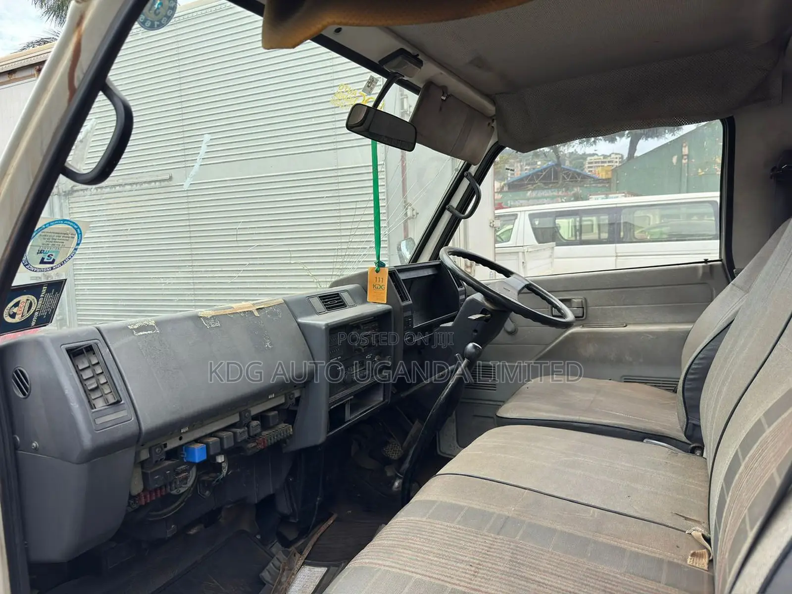 Isuzu - Elf (Flat Body / 2.8l / Mt / 2t)