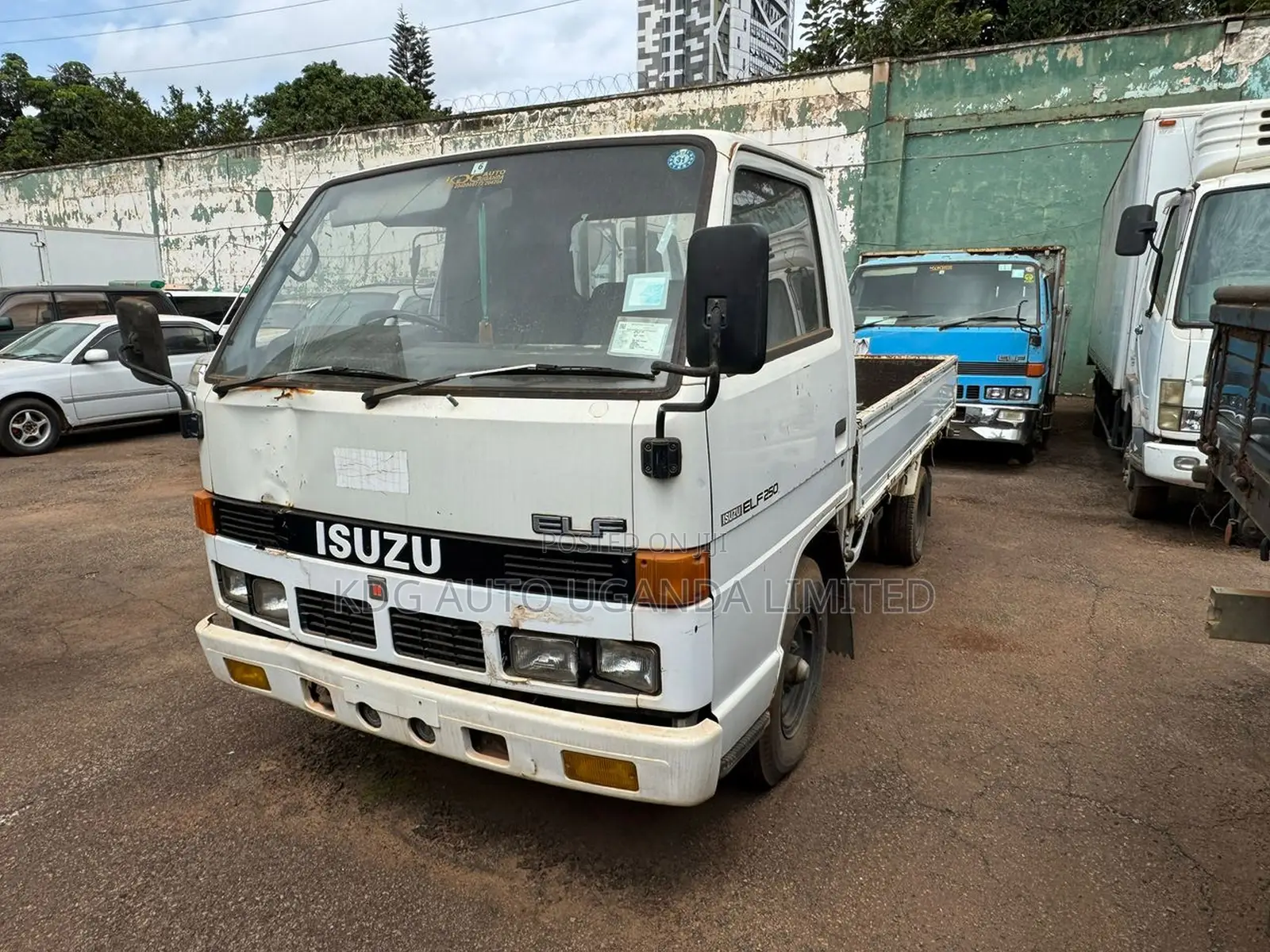 Isuzu - Elf (Flat Body / 2.8l / Mt / 2t)