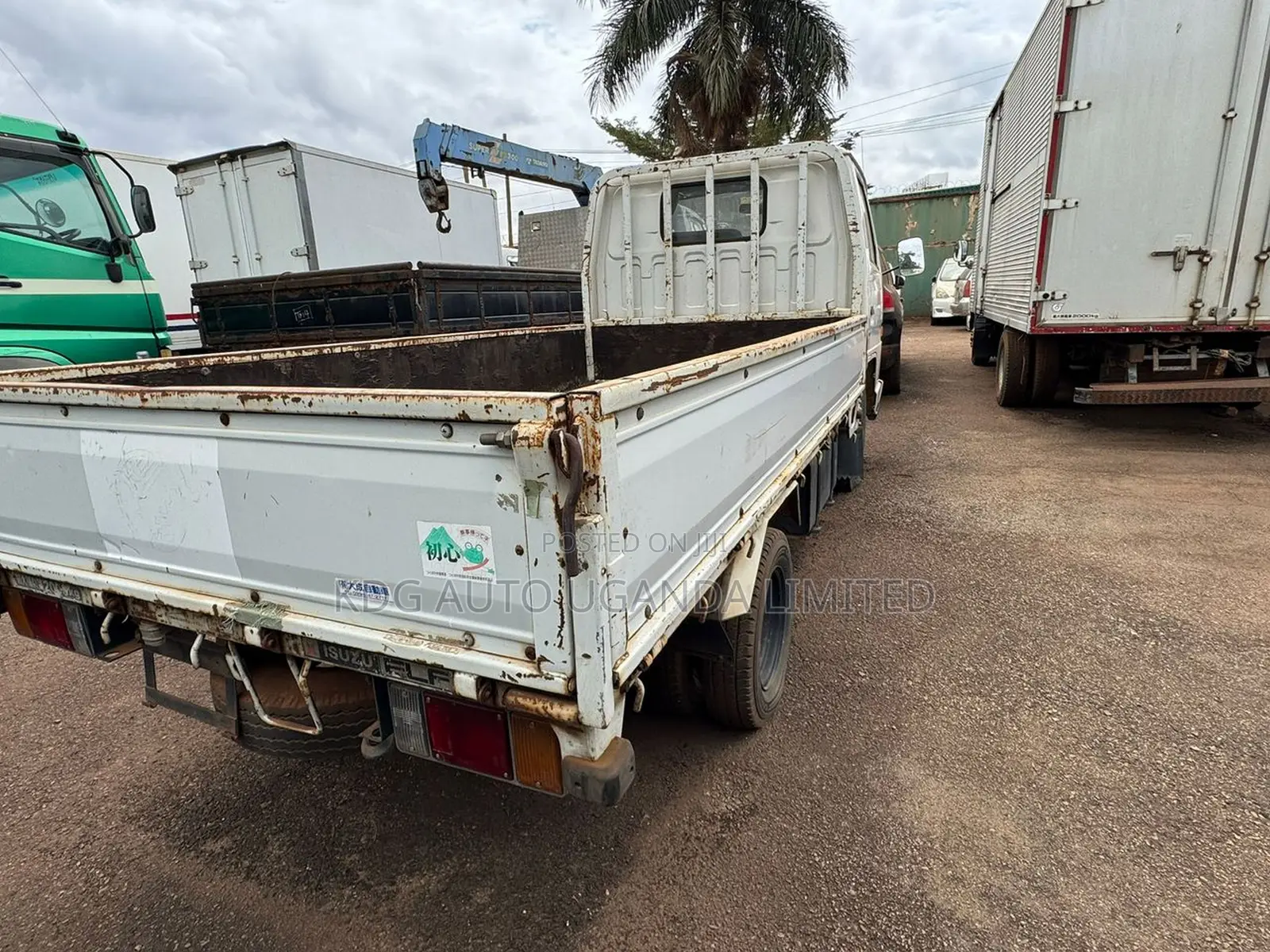 Isuzu - Elf (Flat Body / 2.8l / Mt / 2t)