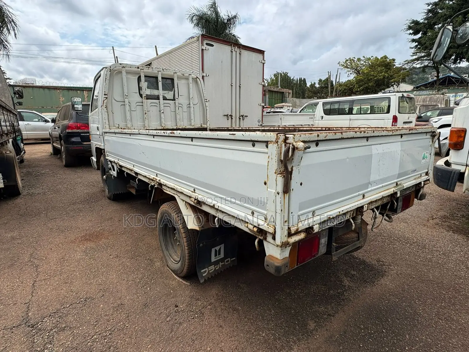 Isuzu - Elf (Flat Body / 2.8l / Mt / 2t)