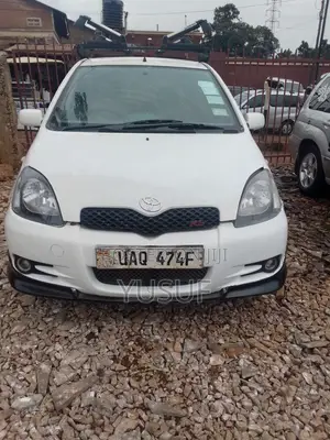 Photo - Toyota Vitz 1.3 AWD 5dr 2001 White