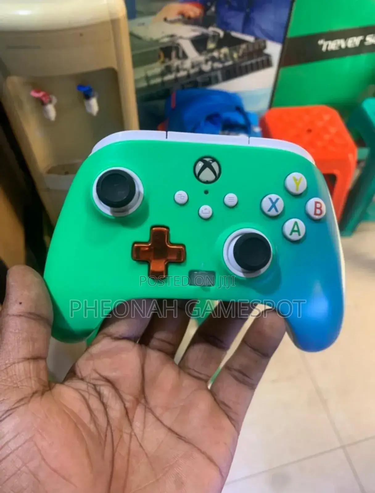 All Xbox Gamepads (Controllers)