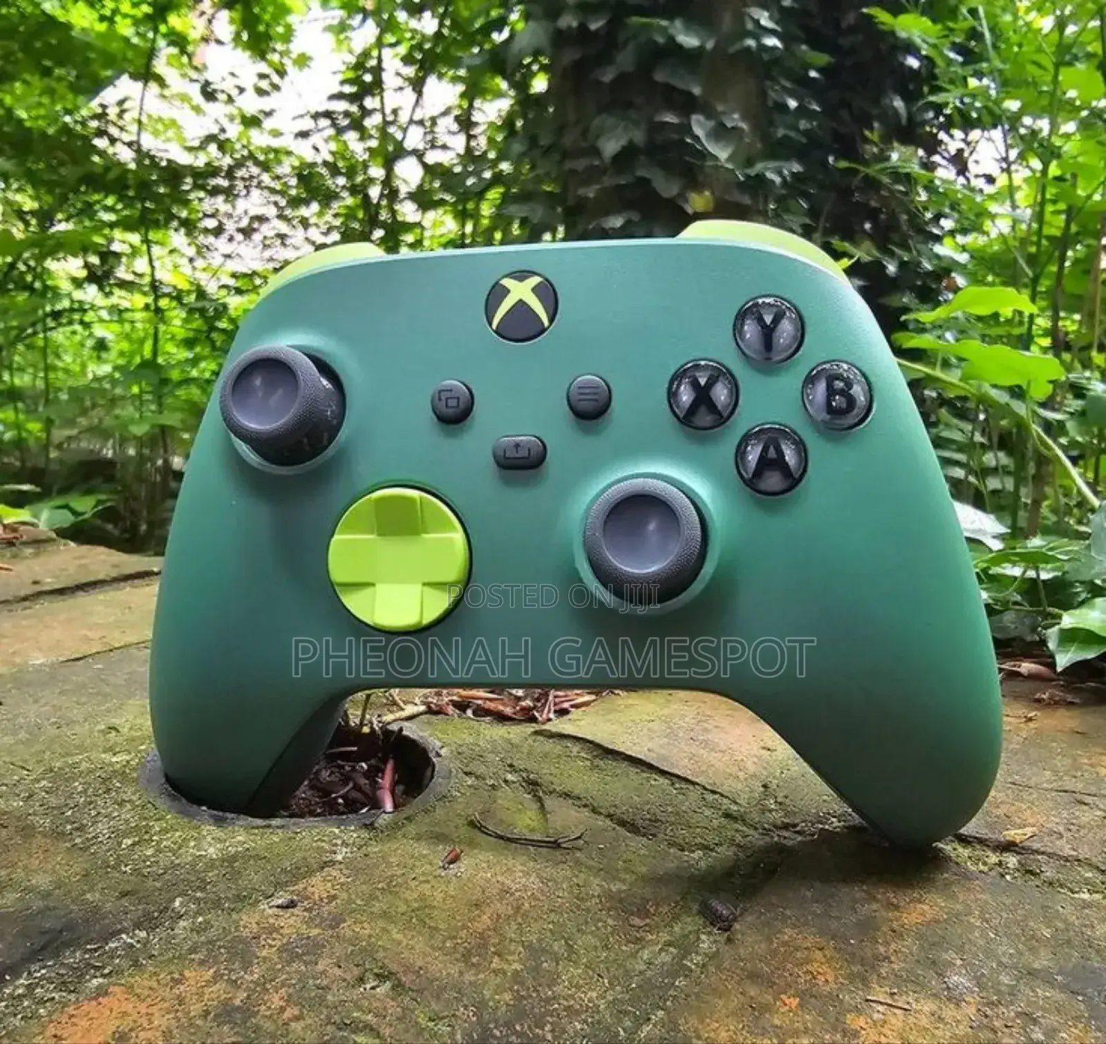 All the Xbox Controllers