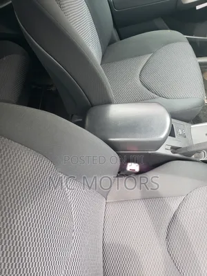 Toyota RAV4 2.5 2011 Gold