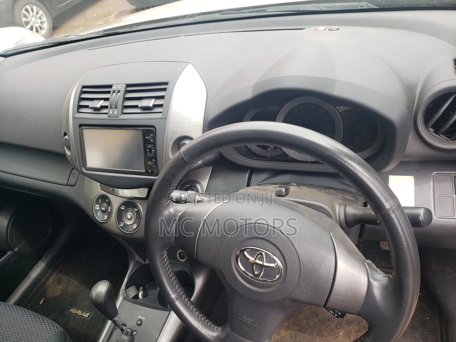 Toyota RAV4 2.5 2011 Gold