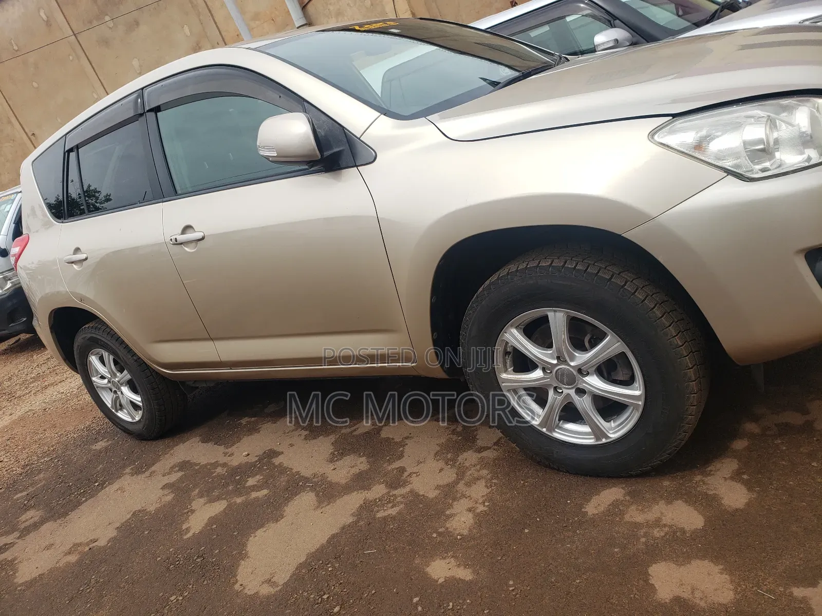 Toyota RAV4 2.5 2011 Gold