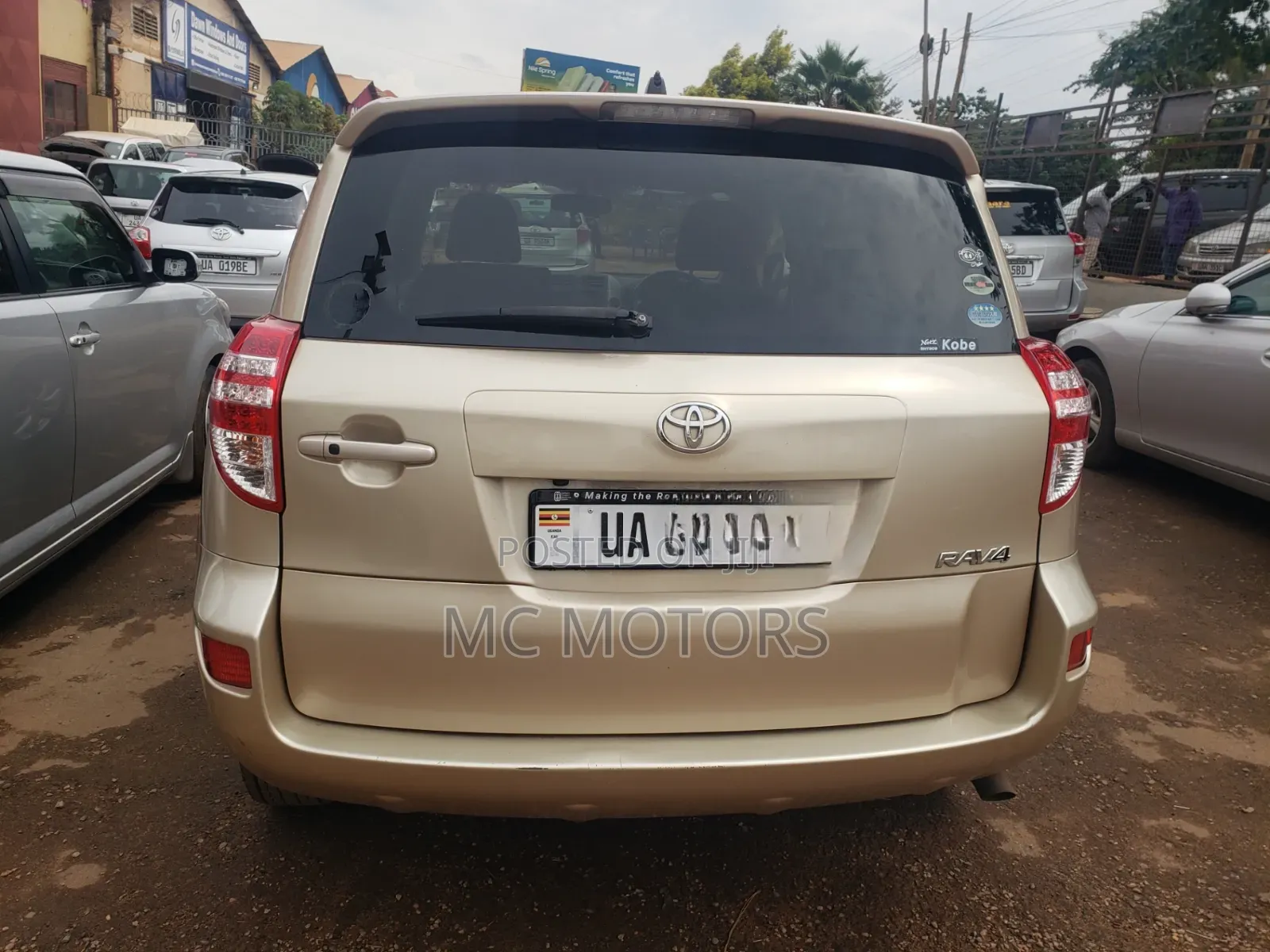 Toyota RAV4 2.5 2011 Gold