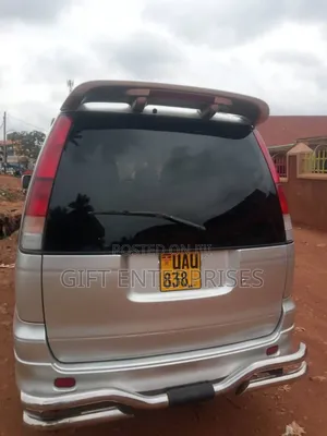Photo - Toyota Noah 2002 Silver