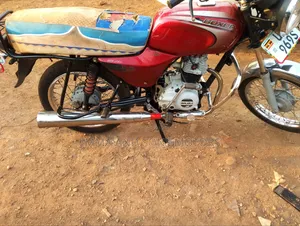 Bajaj Boxer 2022 Red