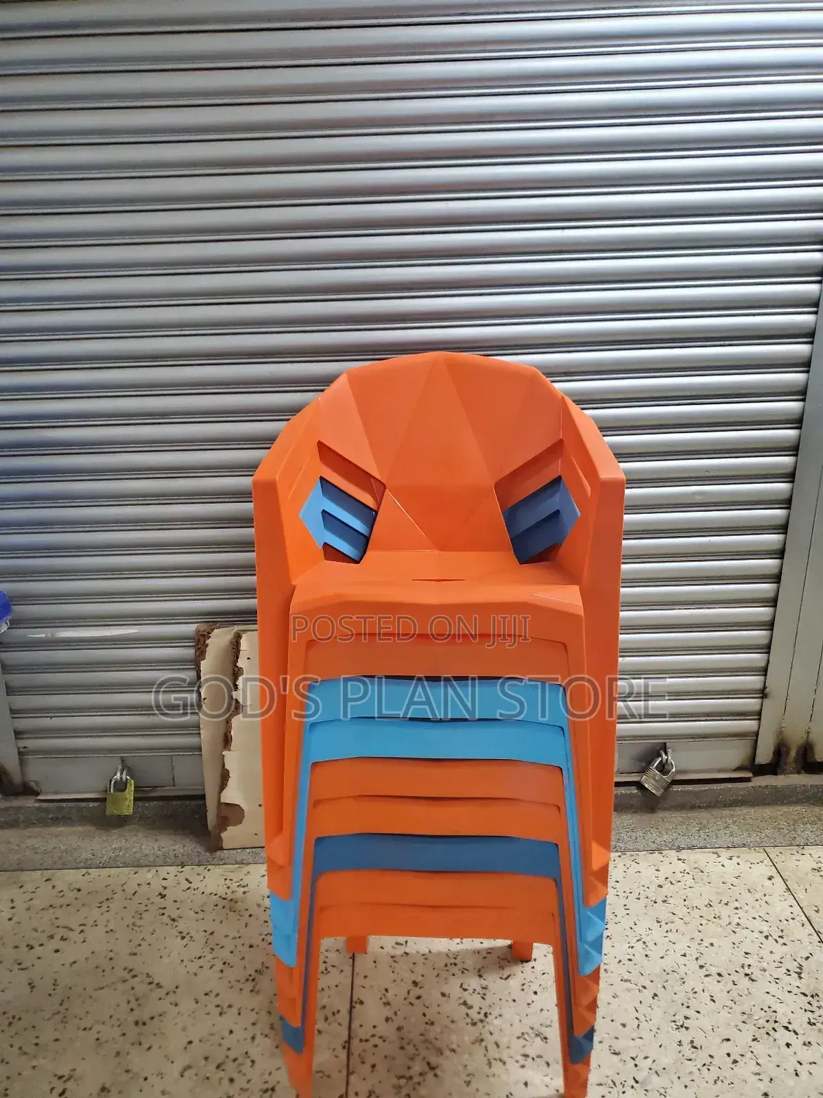 Plastic Chairs Plastic Chairs (Armed)