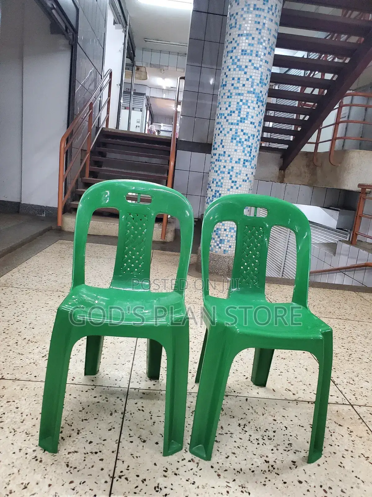 Un Branded Armless Plastic Chairs Plastic Chairs
