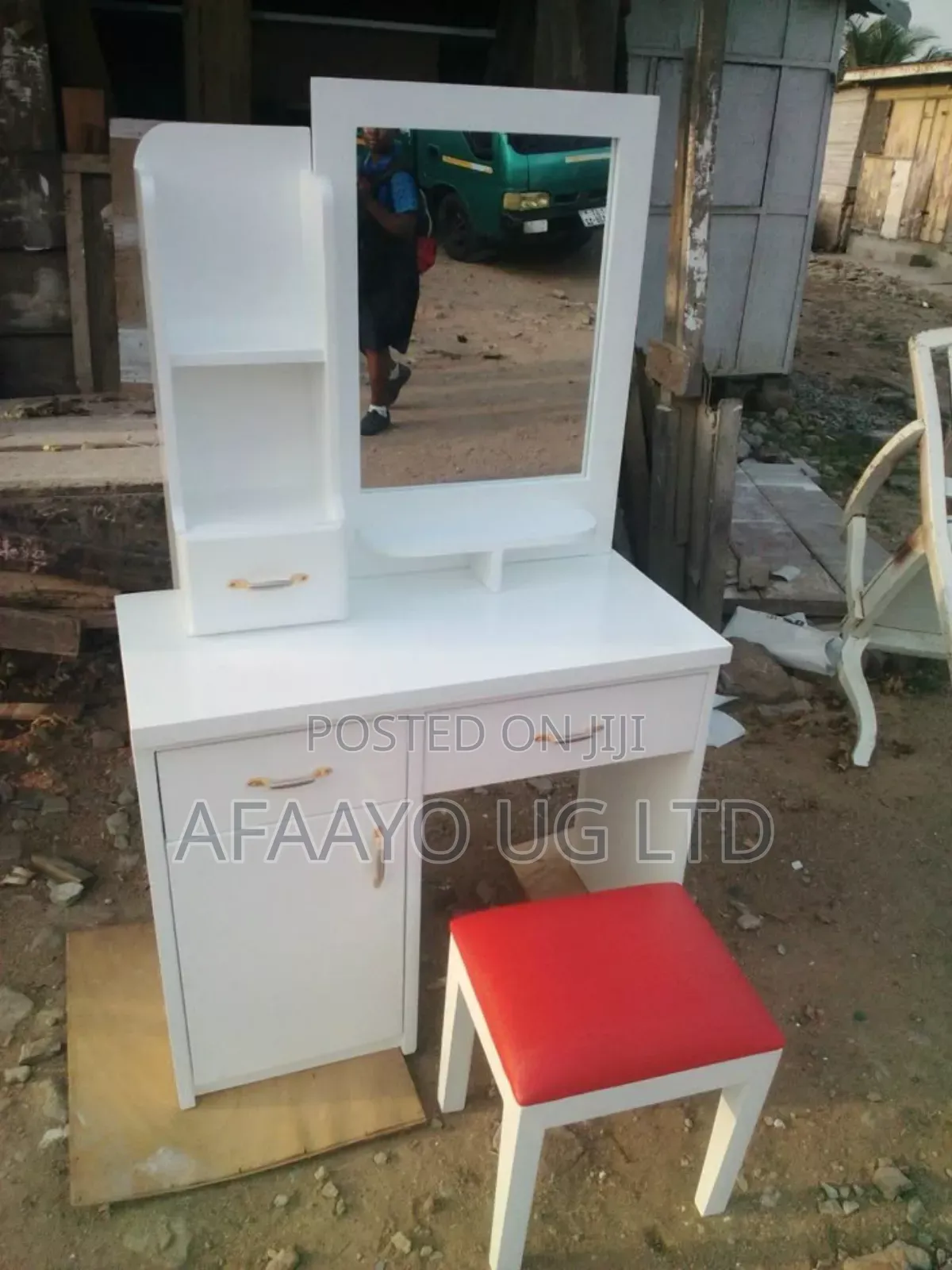 Modern Dressing Table