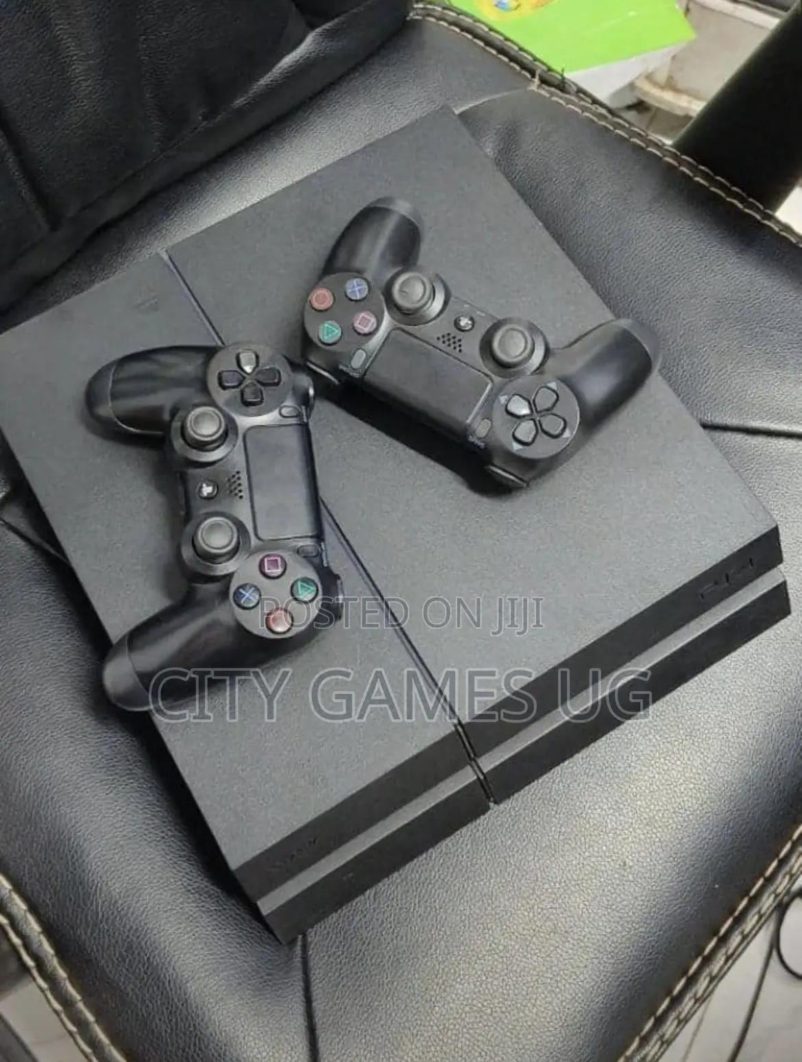 Ps4 Standard With Original Controllers