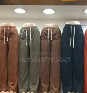 Coral Pants in Women's