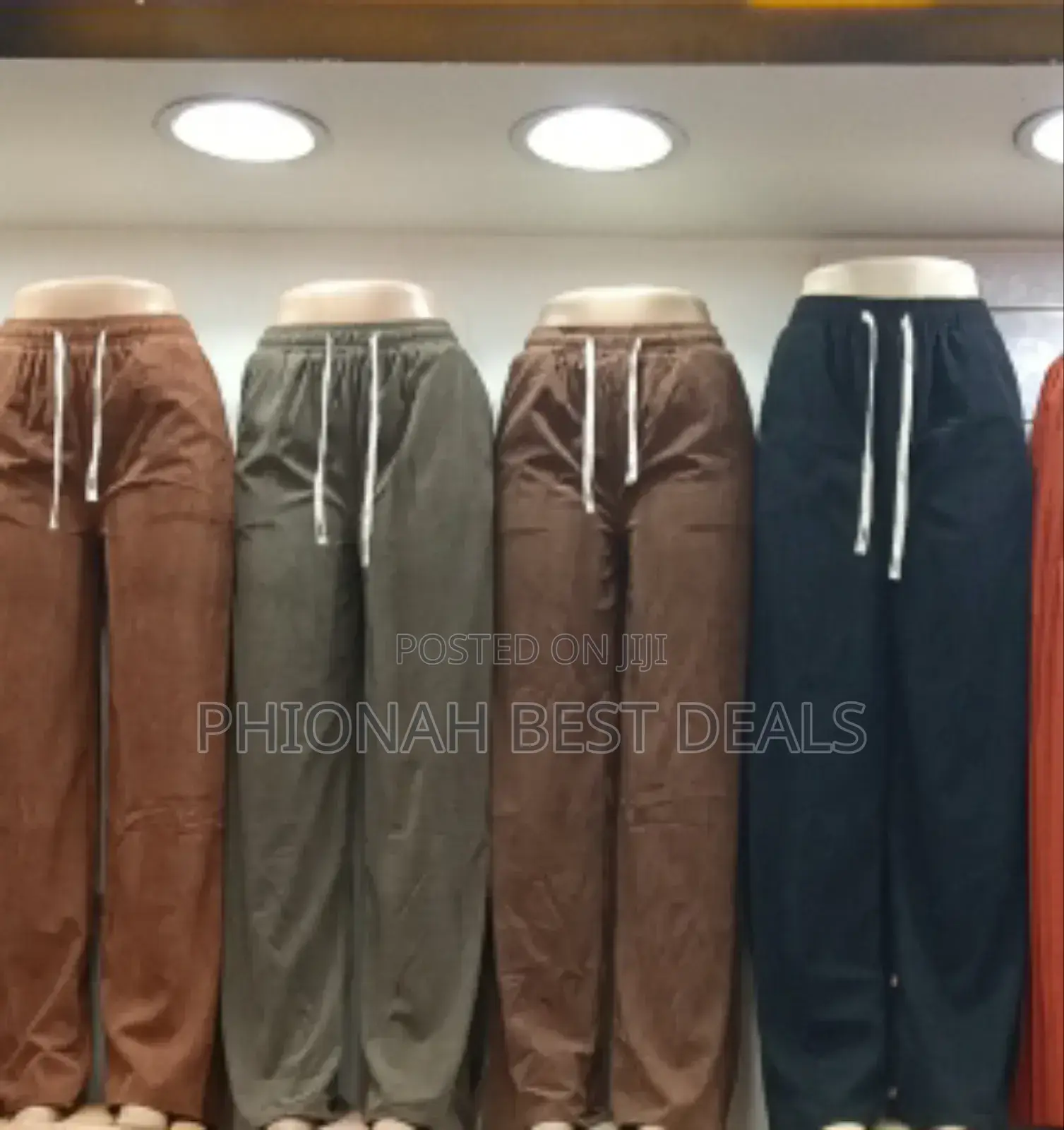 Coral Pants in Women's