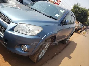 Toyota RAV4 Limited 2011 Blue
