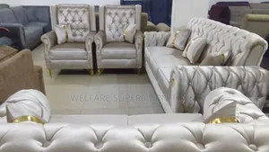 Seven Seater With Queen and King Chair