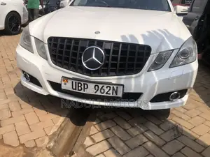 Photo - Mercedes-Benz E300 2014 White