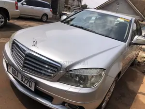 Mercedes-Benz C200 2016 Silver
