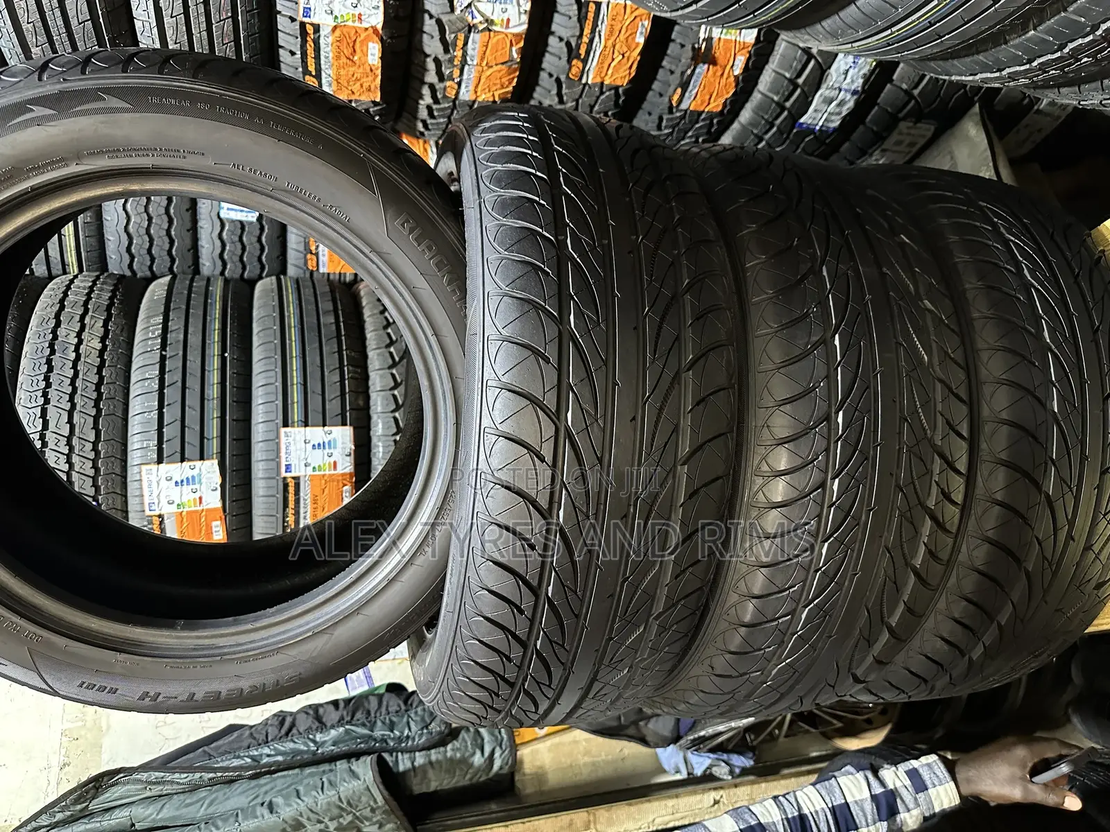 225/55r17 Made in Vietnam Tyres