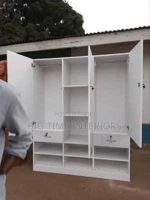 White Triple Door Wardrobe 5*6feet
