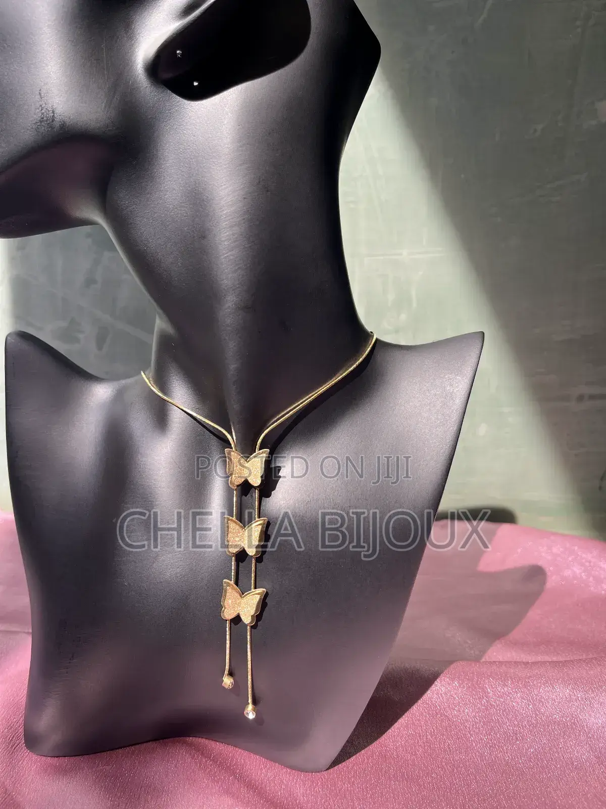 Ladies Necklaces