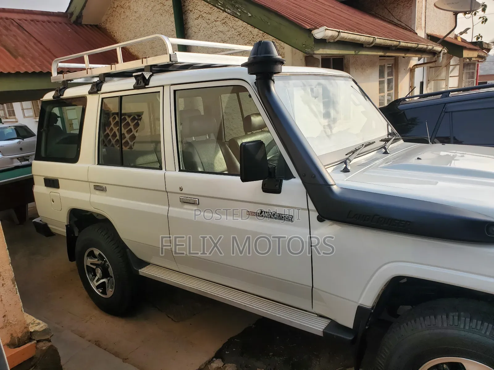 Toyota Land Cruiser 2016 White