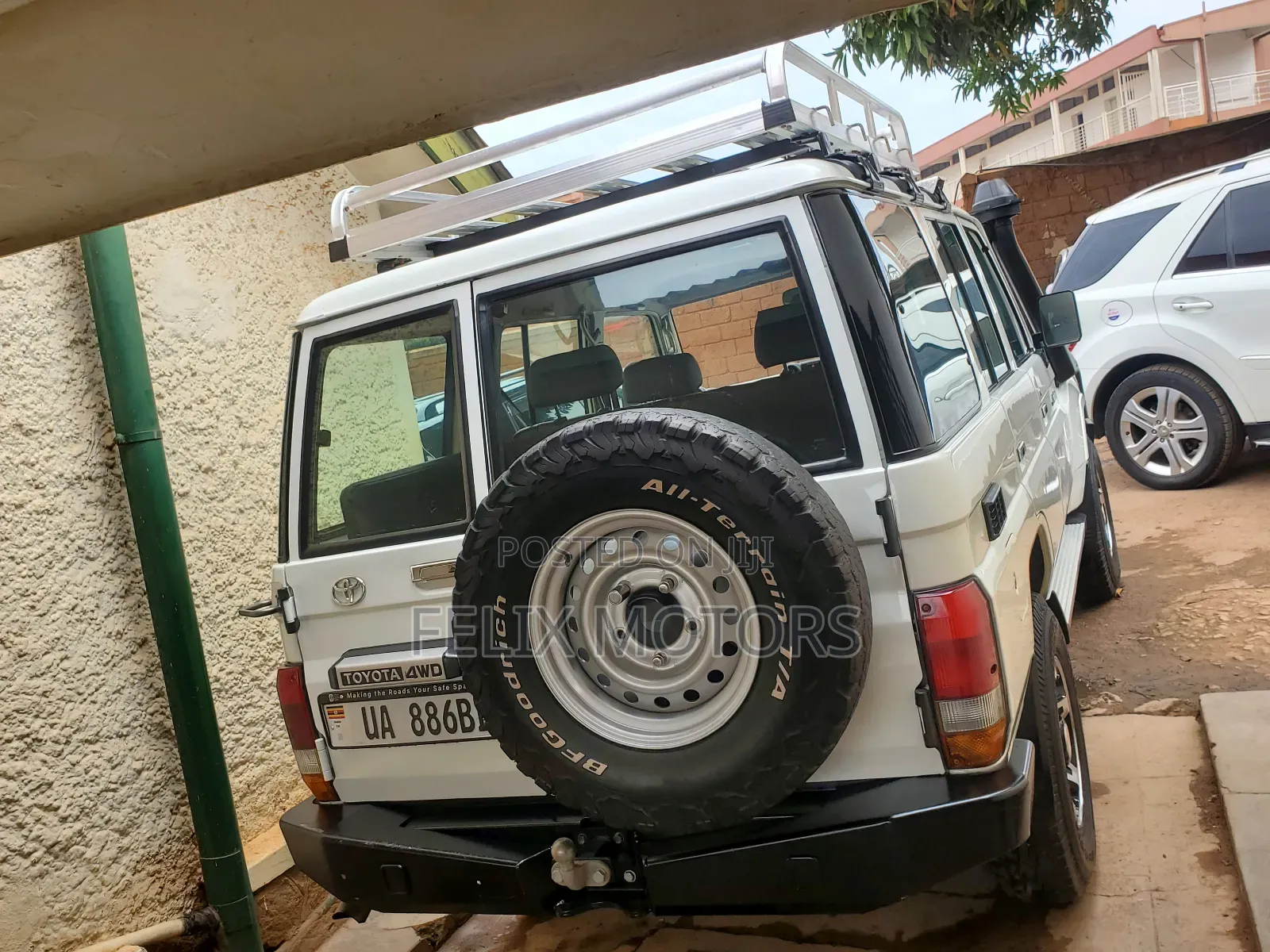 Toyota Land Cruiser 2016 White