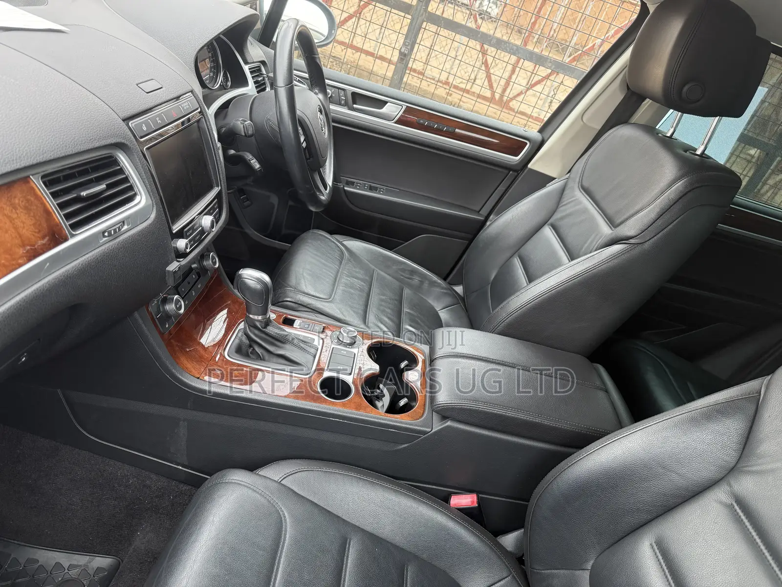 Volkswagen Touareg 2017 Beige