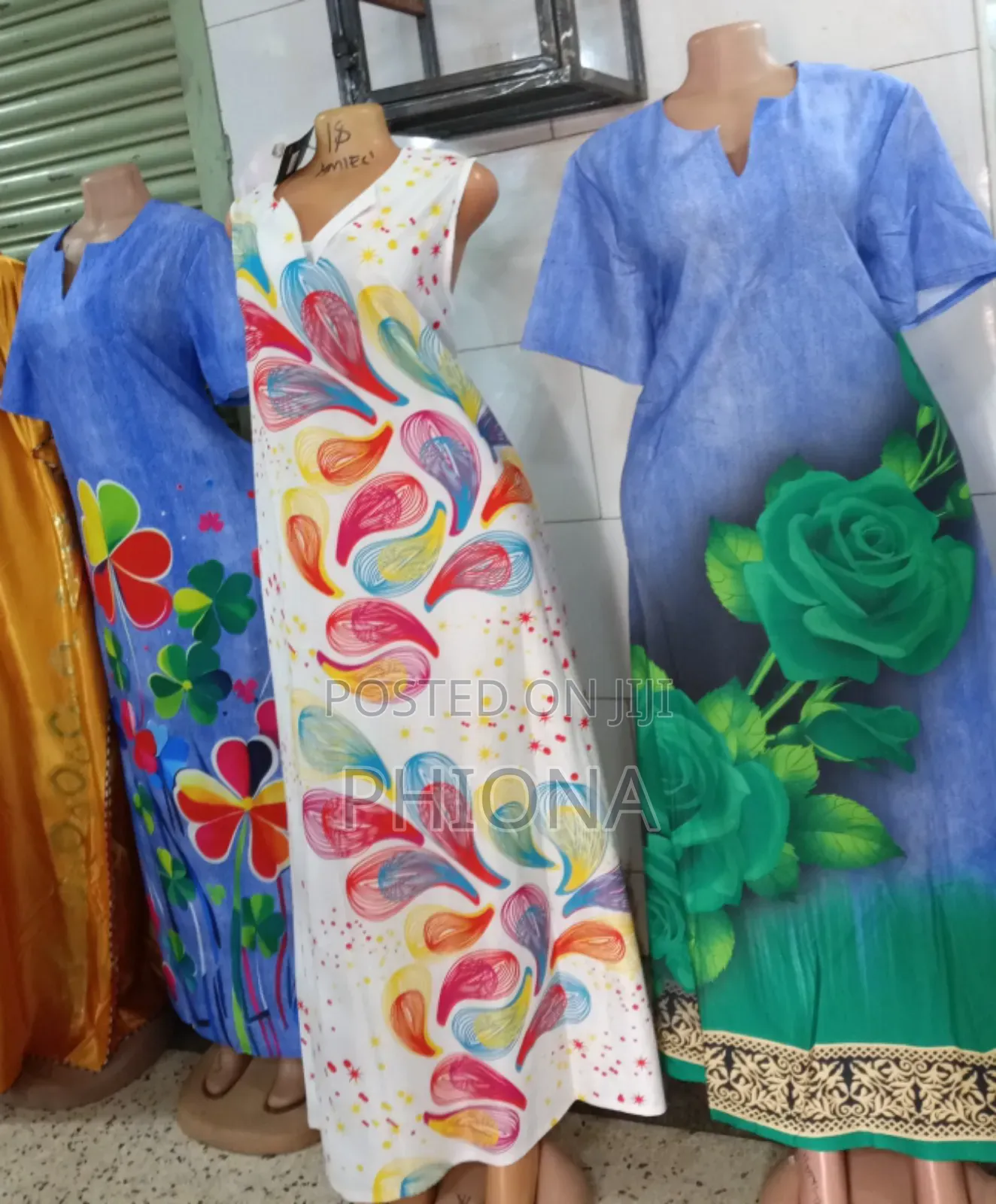 Long Free Dresses for Women's